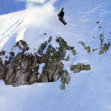 cliff jump - backside 360 indy - Valmorel (FR) - photo : eric bergeri