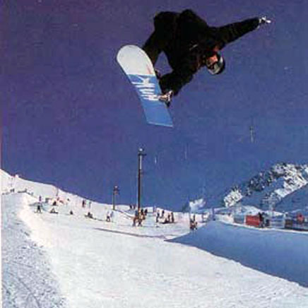 half pipe - backside indy - val thorens (FR) - photo : pascal boulgakoff